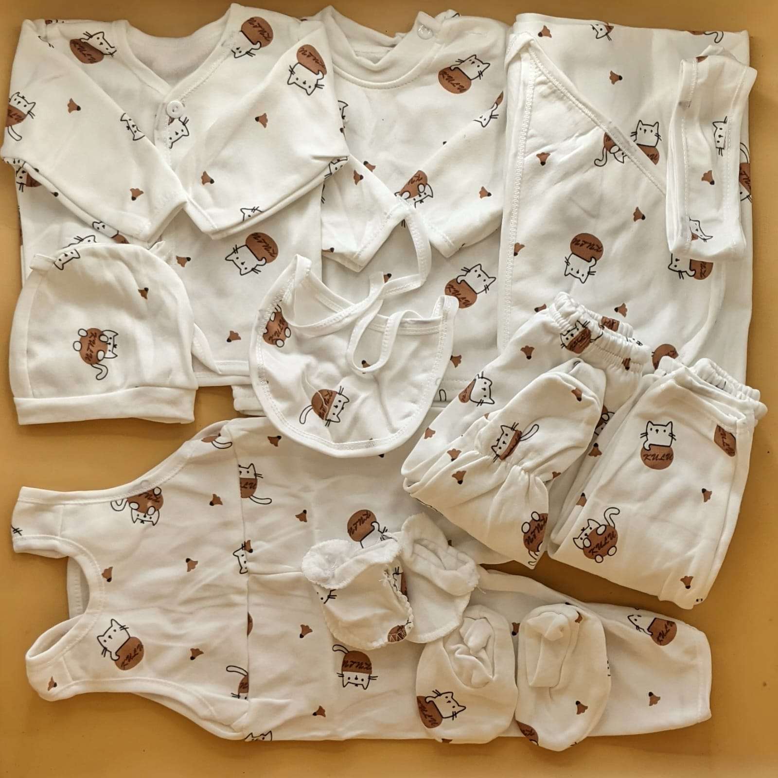 11 Pieces Suit Set - Winter - Kitty/Flower - Image 4