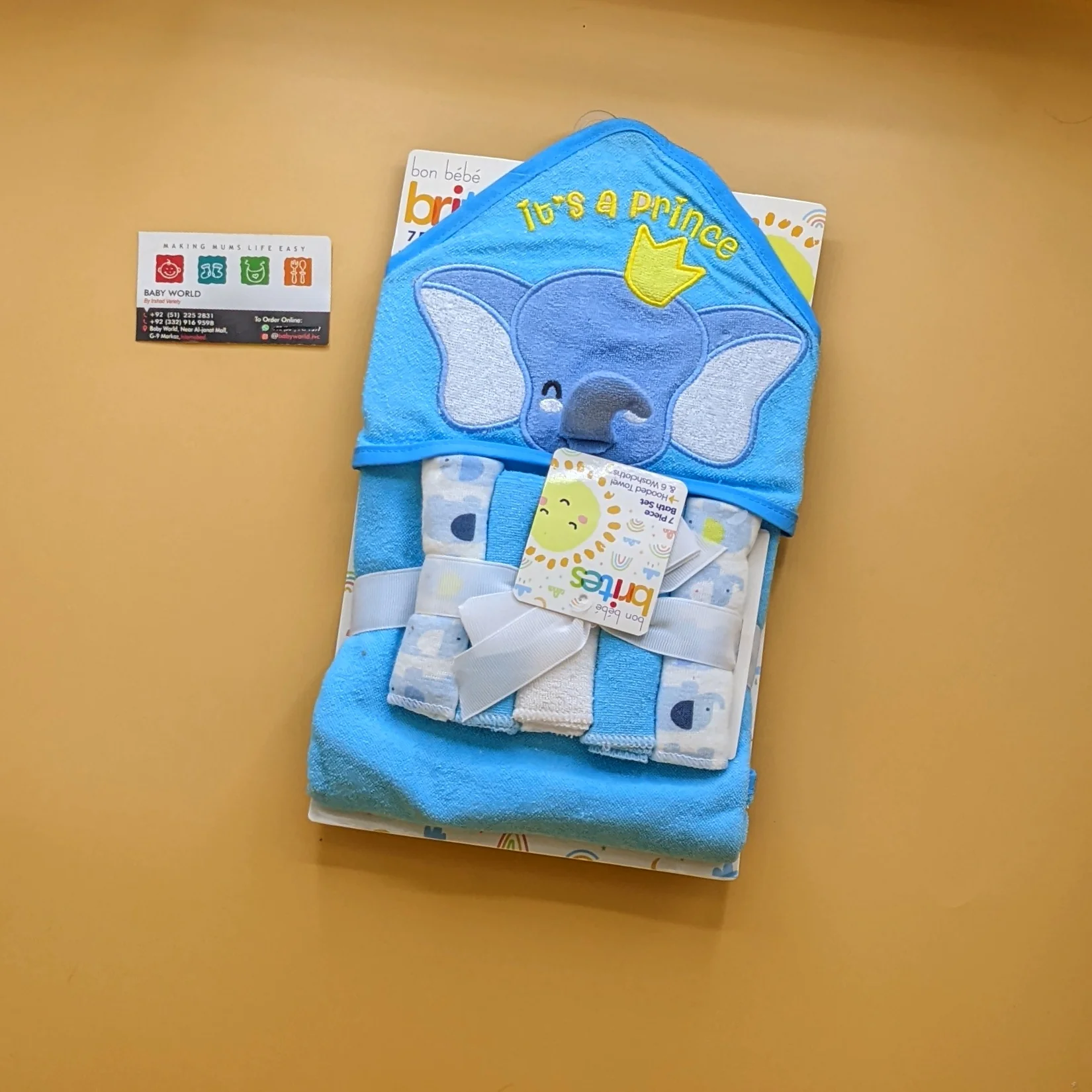 Character Hooded Bath Towel Set - Image 3