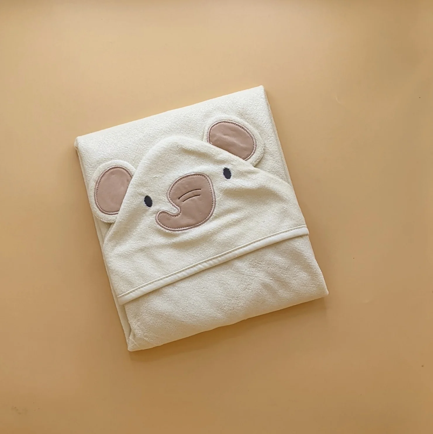 Hooded Bath Towel - Image 14