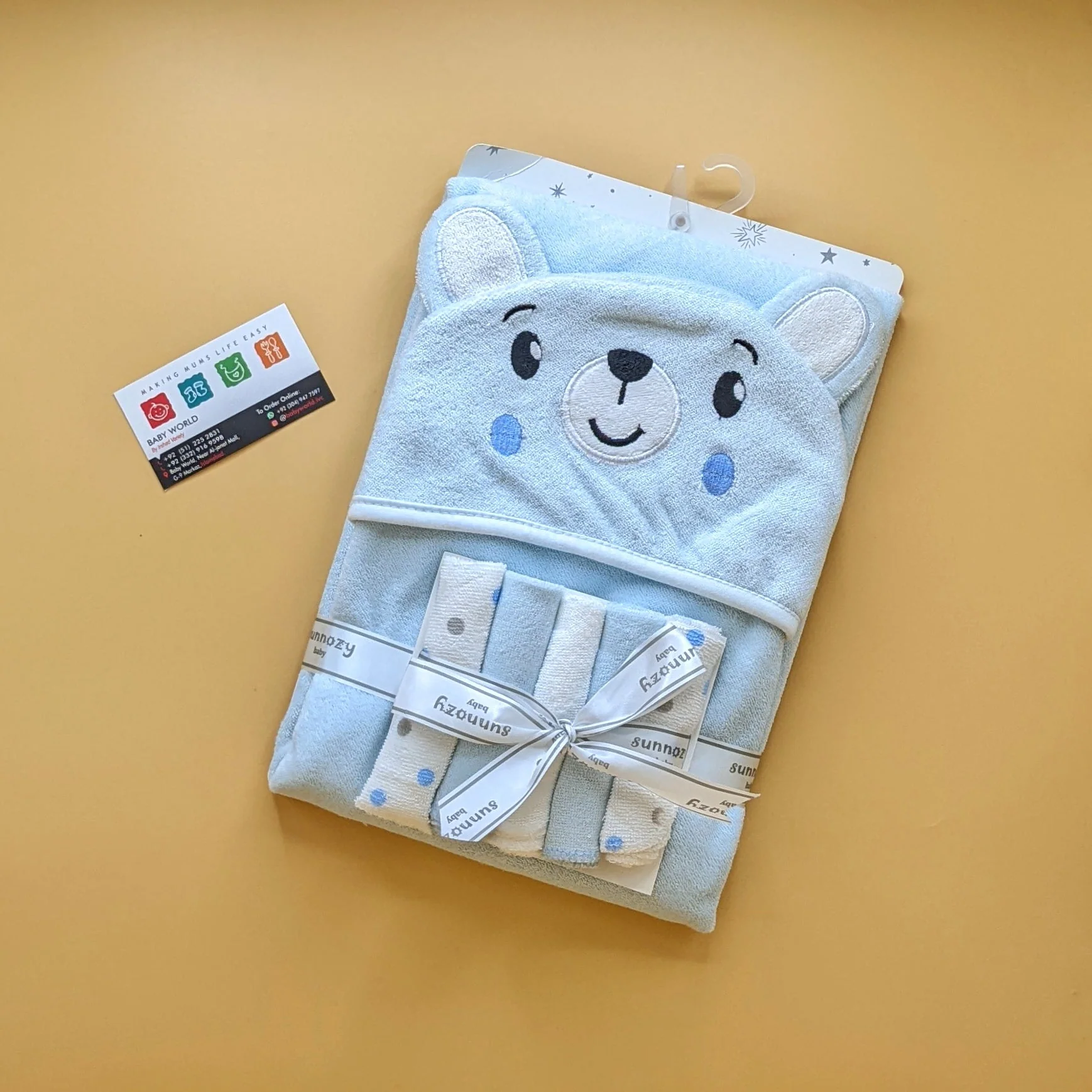 Hooded Bath Towel with 5 Pieces Face Towels - Image 10