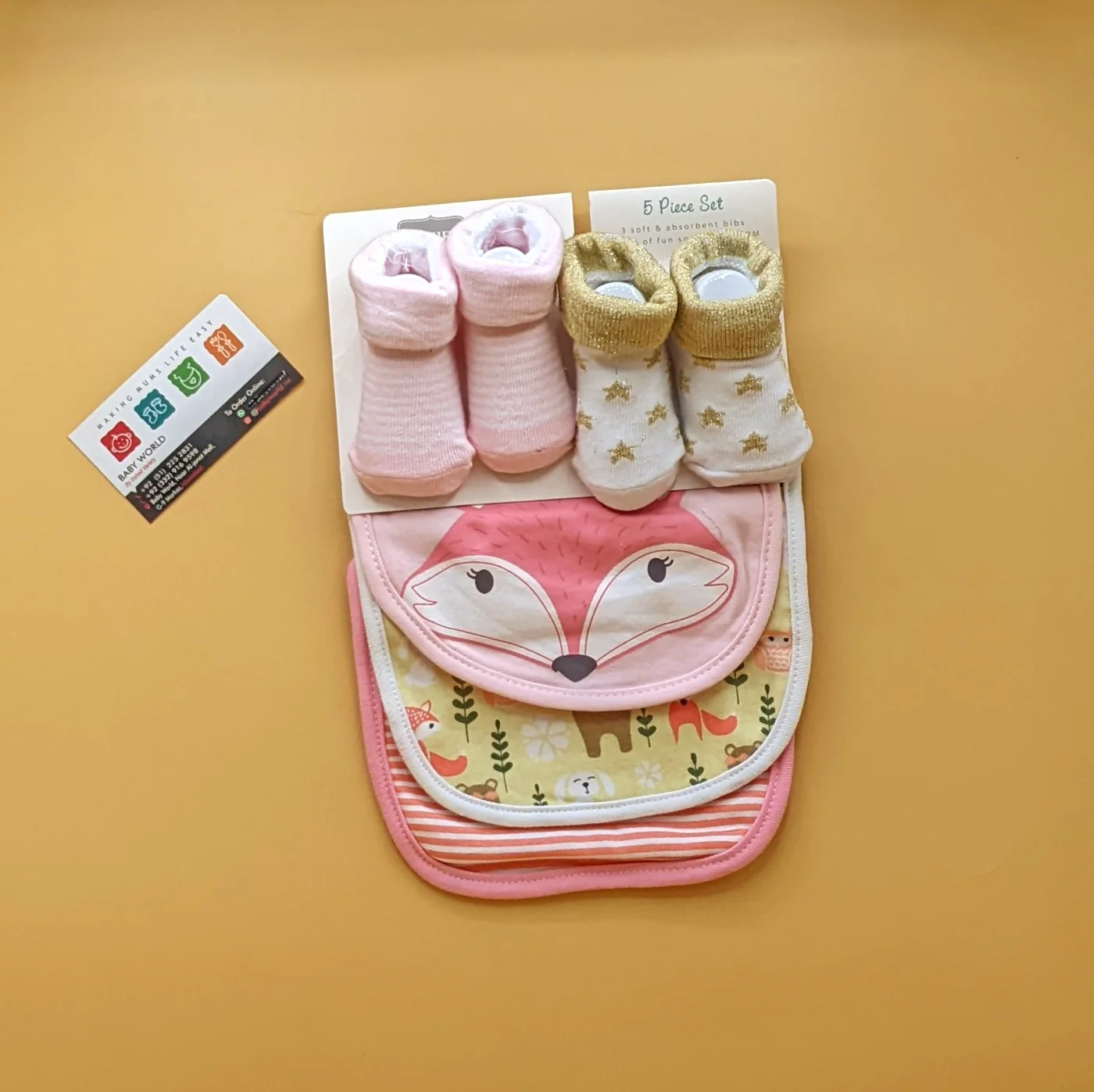 Pack of 3 Bibs & 2 Booties - Image 13