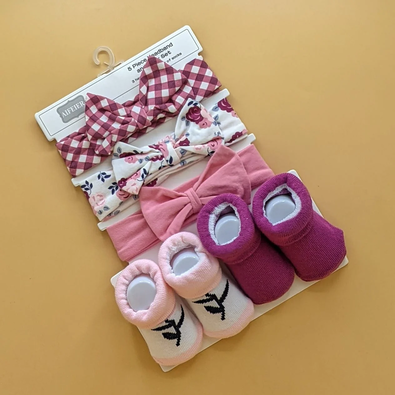 Pack of 3 headbands, & booties set - Image 7